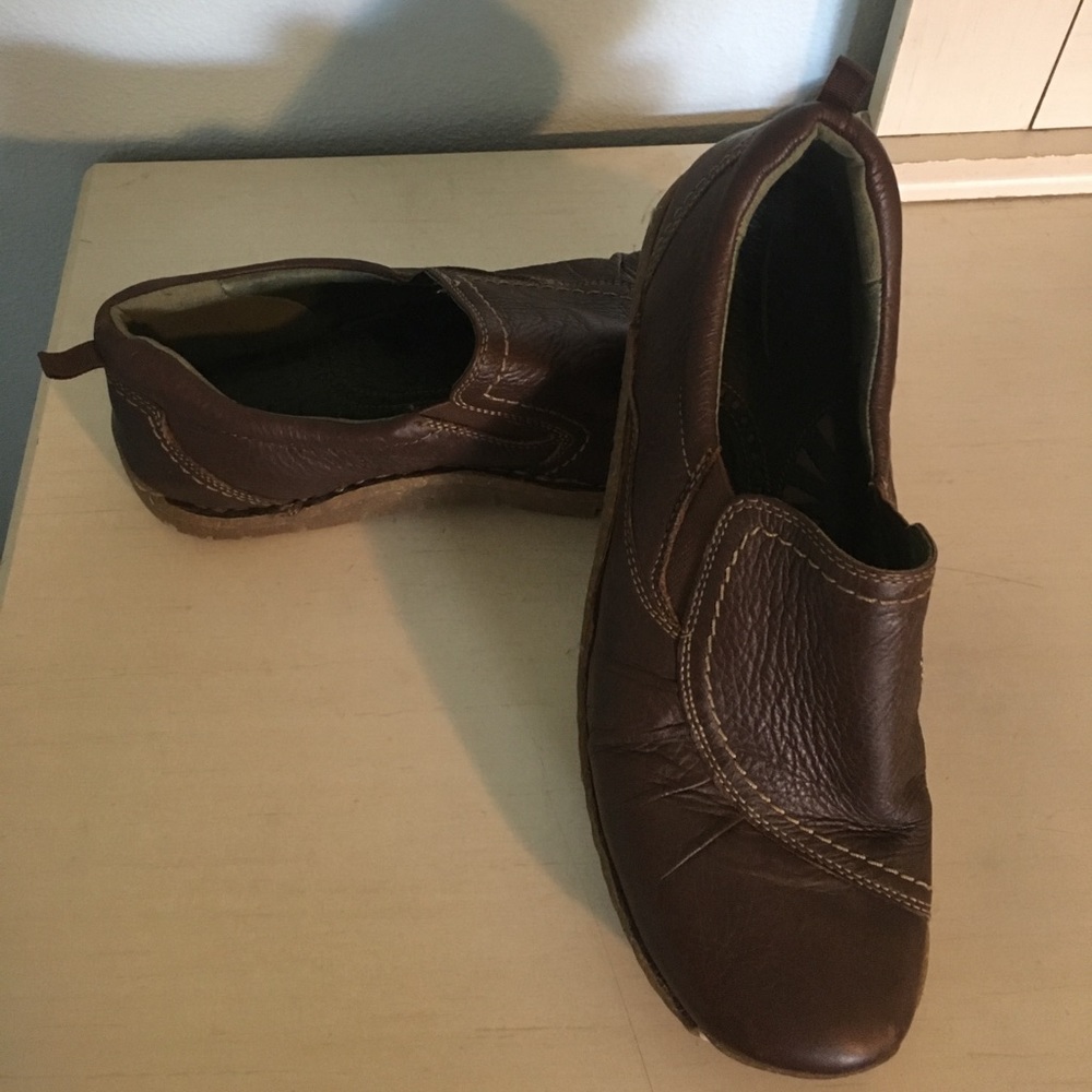 Earth ‘Union’ Slip On LEATHER Shoes